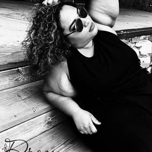 Meet your Posher, Zeinia